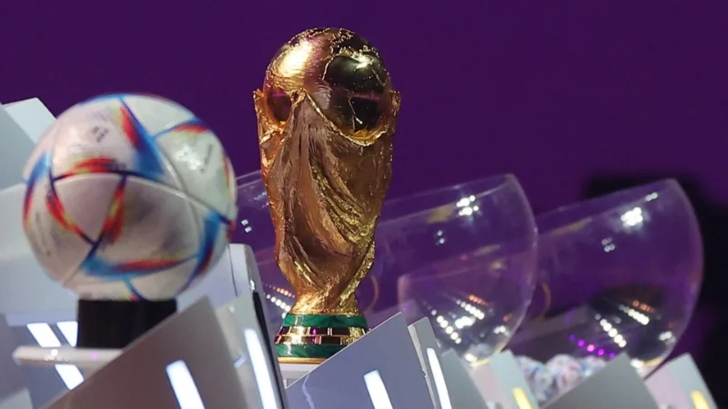 FIFA World Cup xếp hạng đầu tiên trong các giải bóng đá lớn
nhất hành tinh
